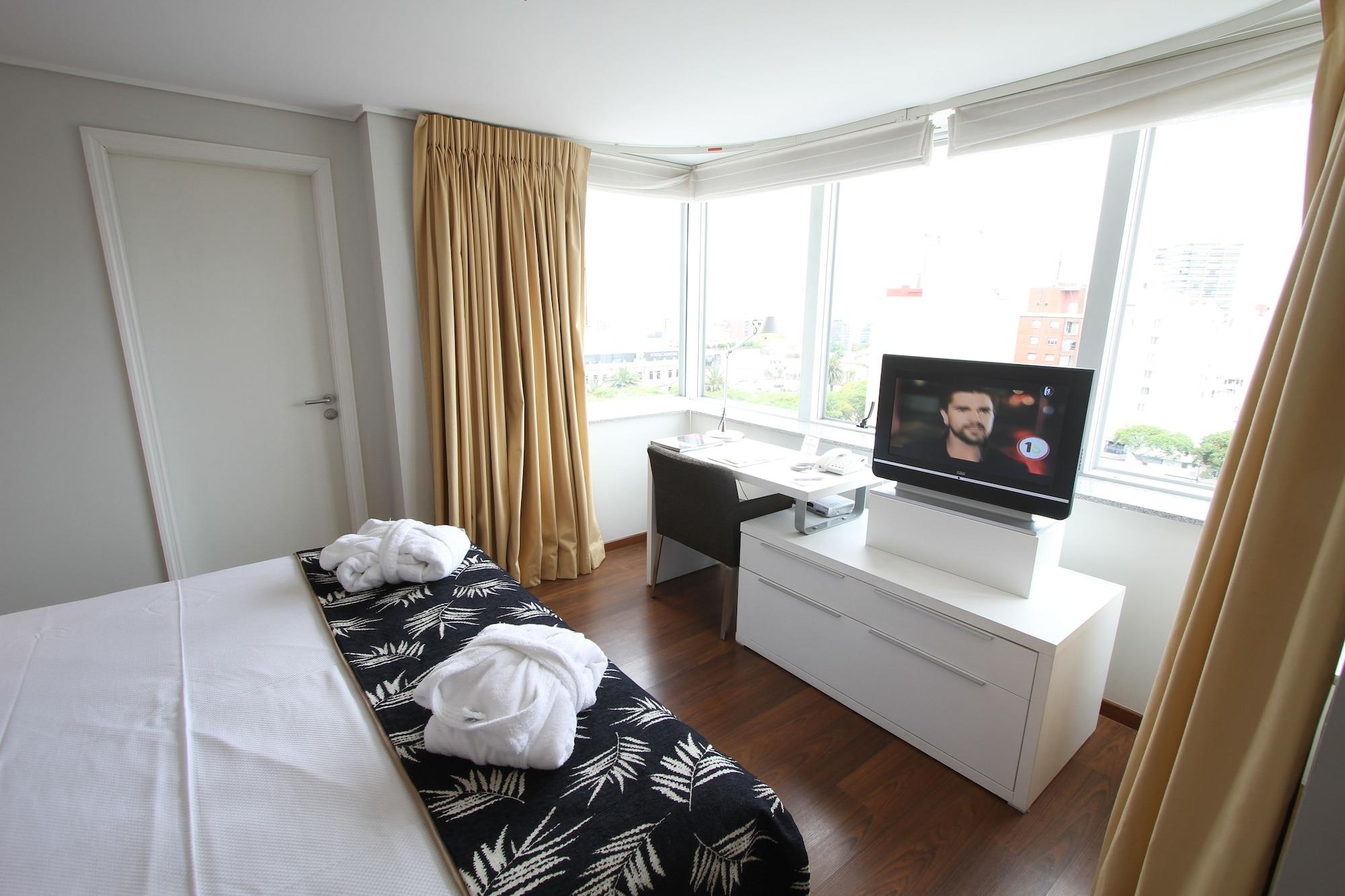 Regency Golf - Hotel Urbano Montevideo Bagian luar foto