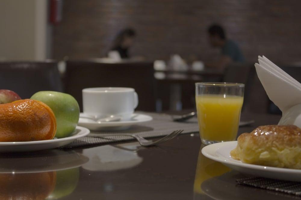 Regency Golf - Hotel Urbano Montevideo Bagian luar foto