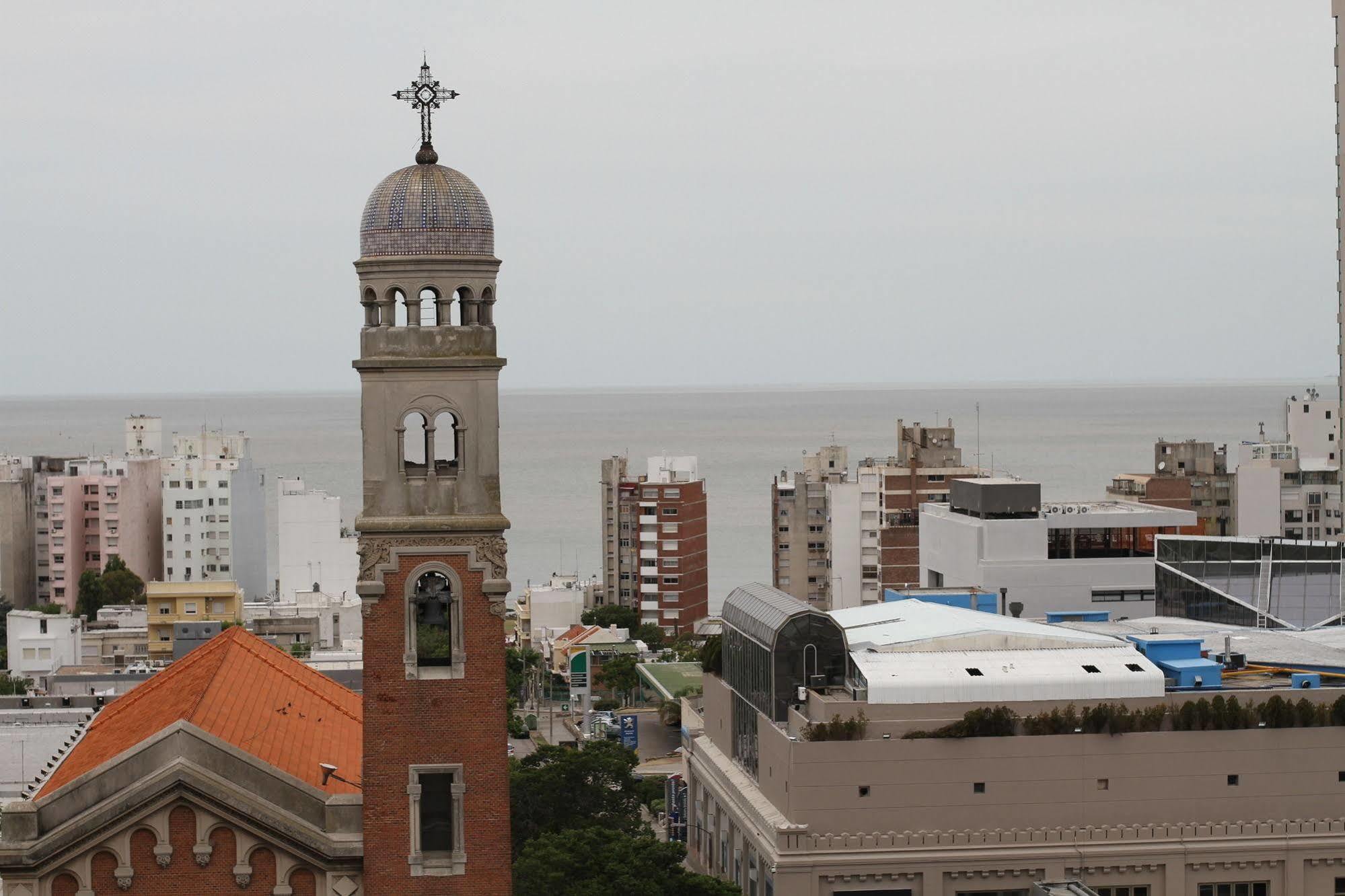 Regency Golf - Hotel Urbano Montevideo Bagian luar foto