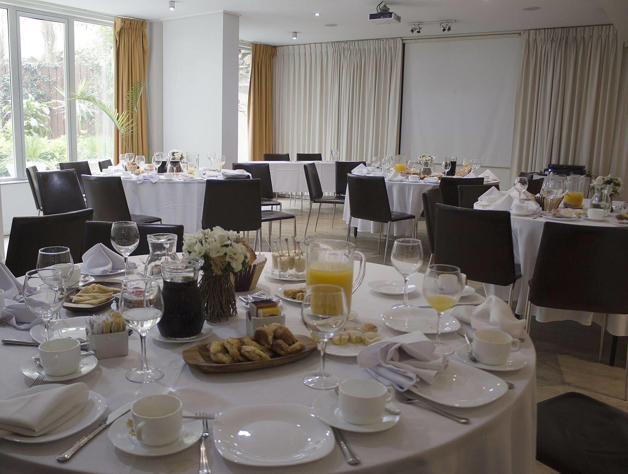 Regency Golf - Hotel Urbano Montevideo Bagian luar foto