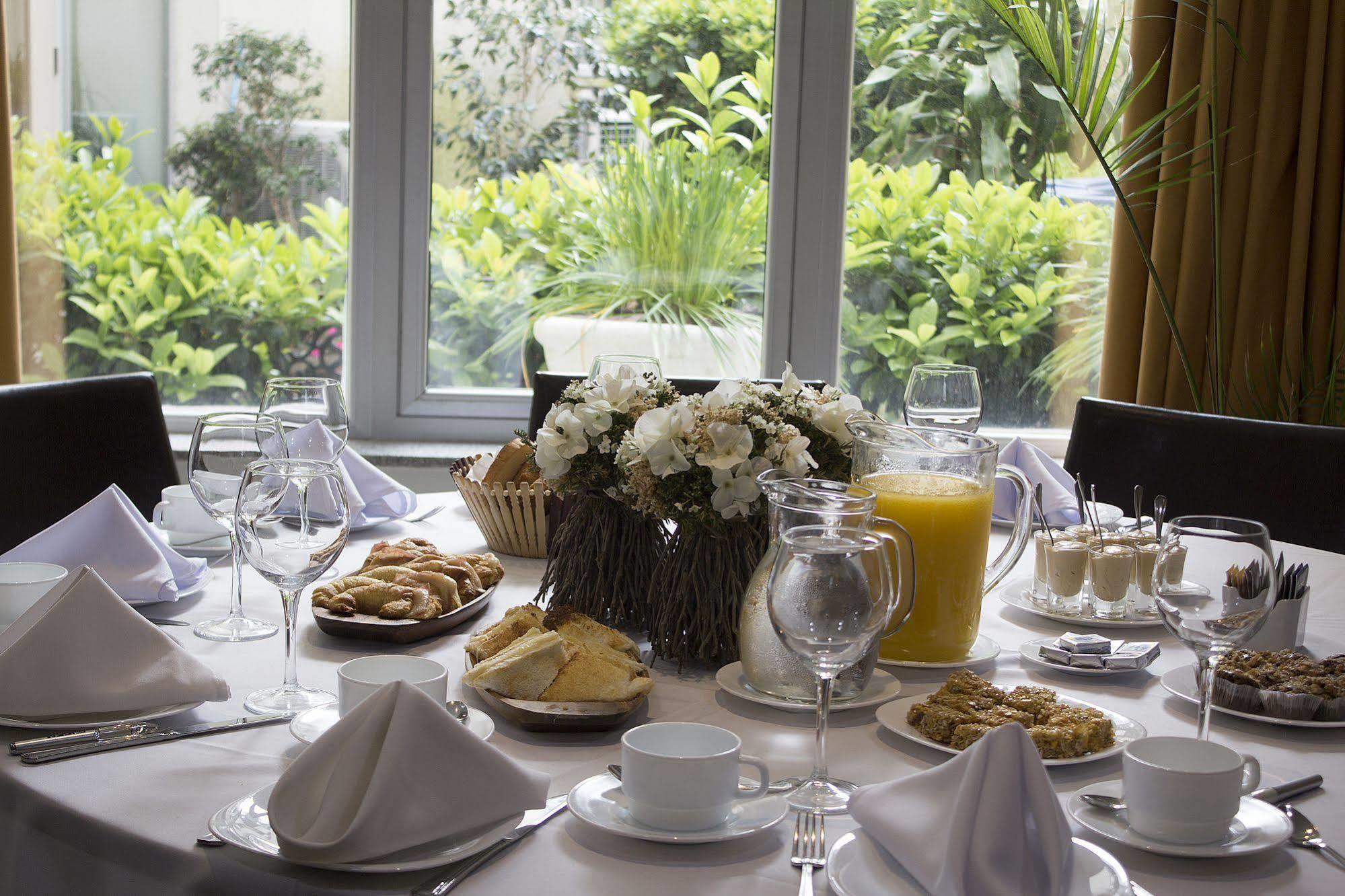 Regency Golf - Hotel Urbano Montevideo Bagian luar foto